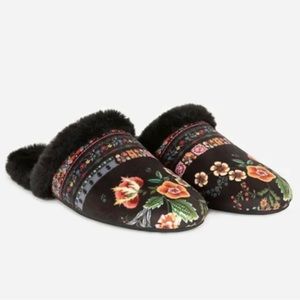 Johnny Was Ardell Black Faux Fur Floral Slippers New With Bag Size 8